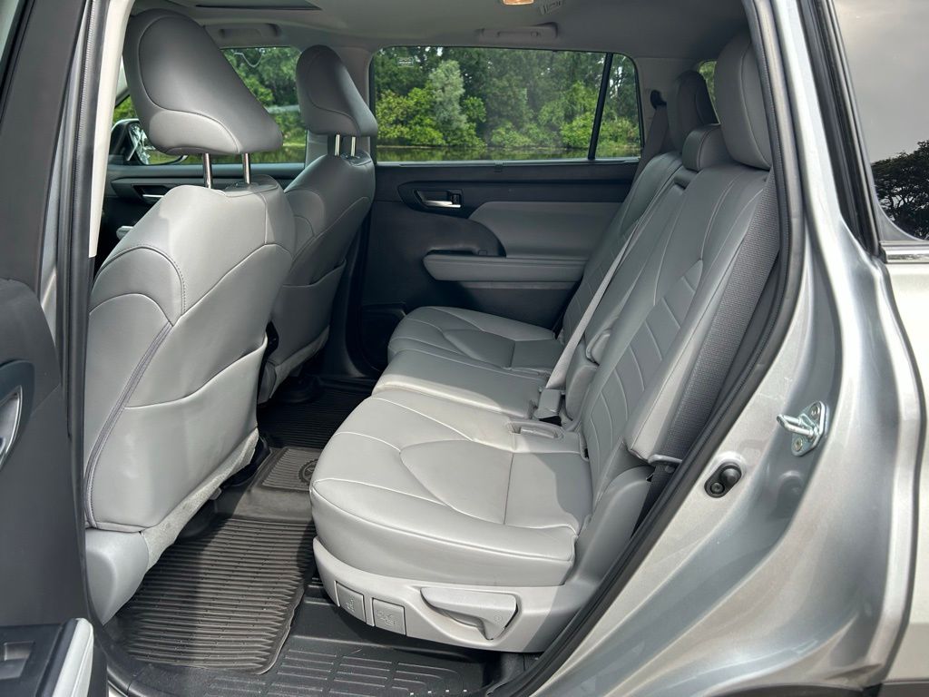 Thumbnail: 2023 Toyota Highlander - 12