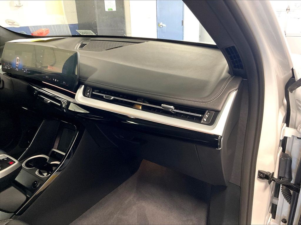2026 BMW X1 — photo 13