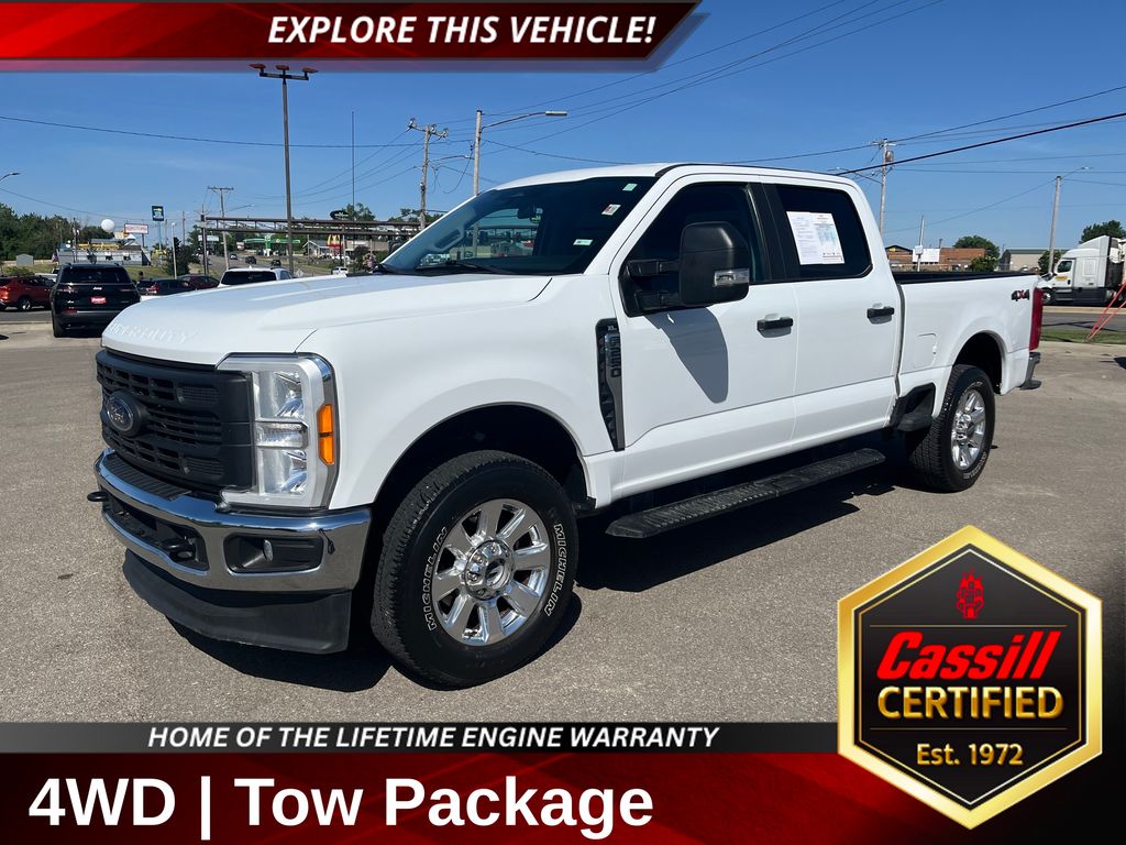 Oxford White 2023 Ford F-250 Super Duty Pickup Truck Four-Wheel Drive Automatic