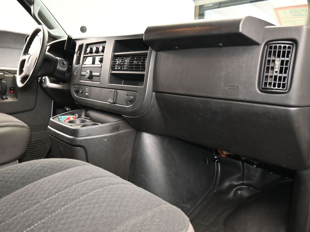 Used 2024 Summit White Chevrolet Work Van image 37