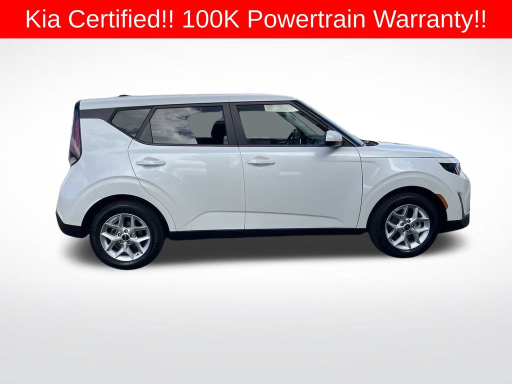 2023 Kia Soul LX 4