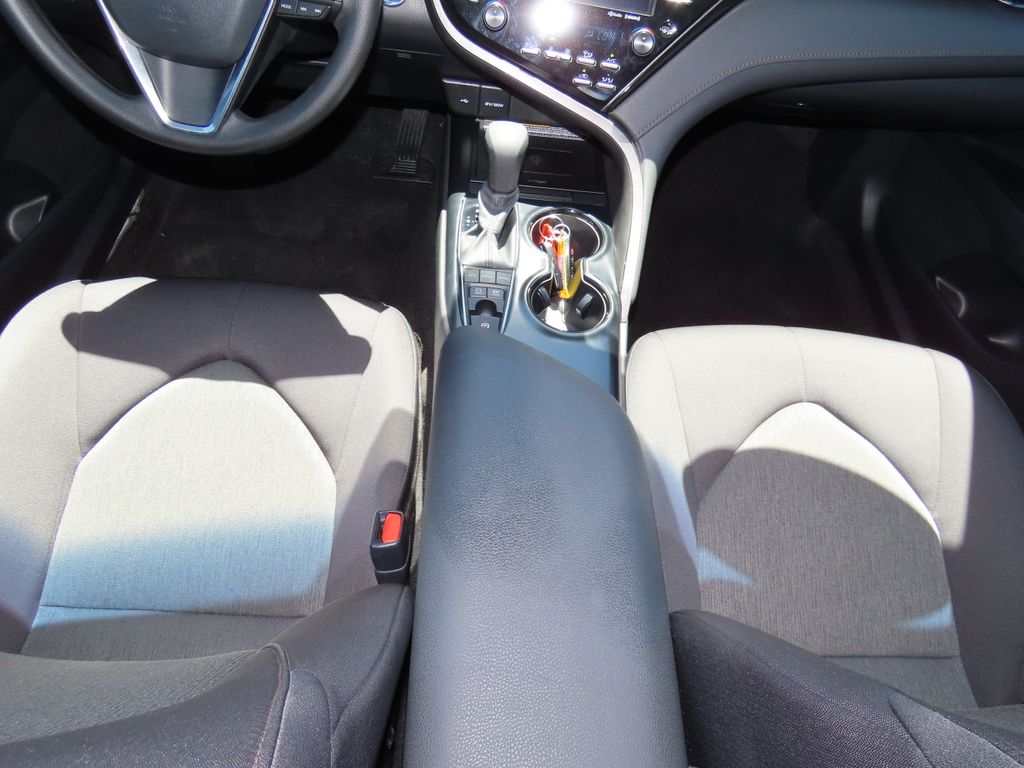 Thumbnail: 2020 Toyota Camry - 16