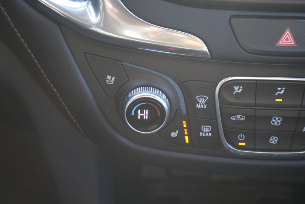 Thumbnail: 2018 Chevrolet Equinox - 18