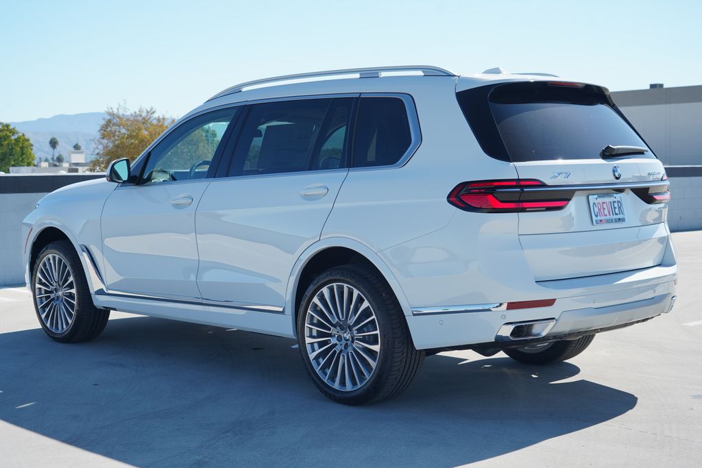 Thumbnail: 2027 BMW X7 - 9