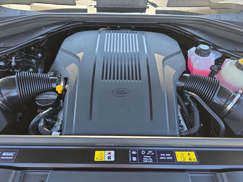 New 2025 Black Land Rover Dynamic SE image 32