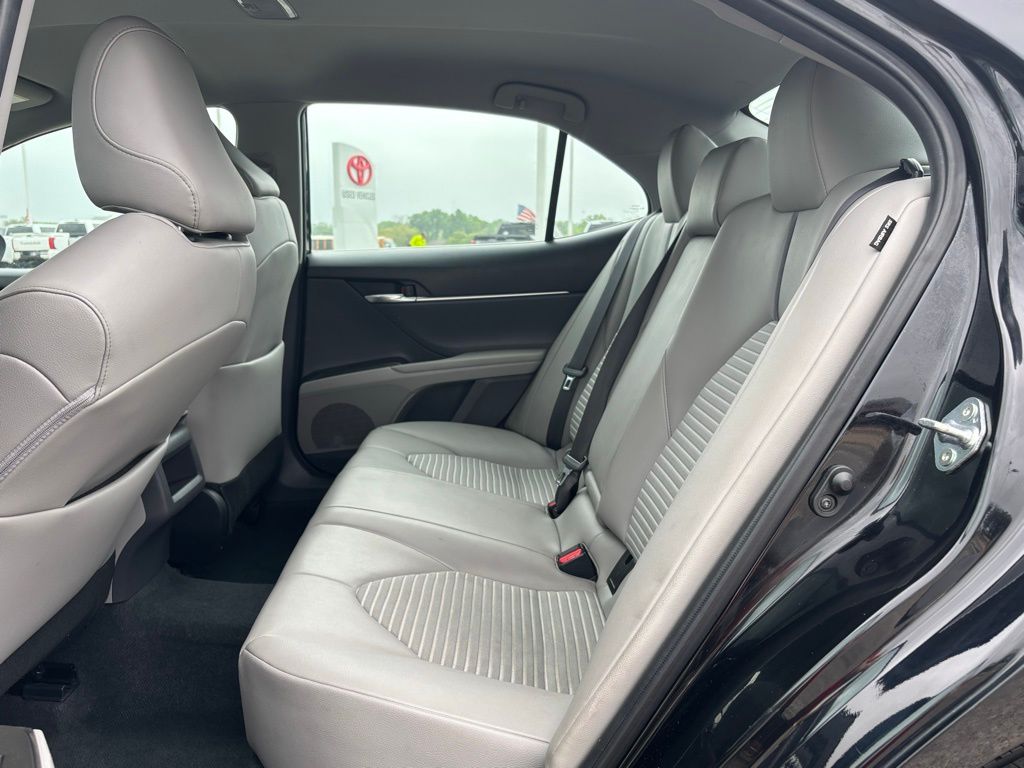 2022 Toyota Camry SE photo