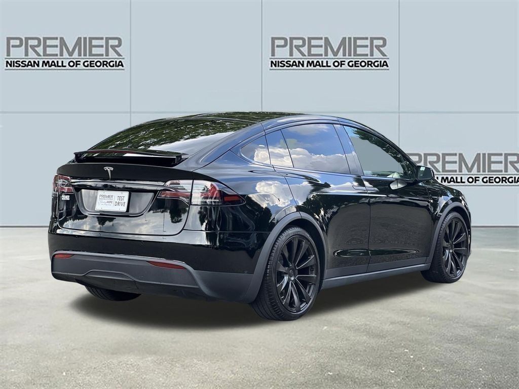 Used 2023  Tesla Standard Range image 22