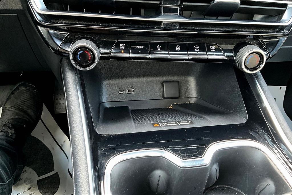 Used 2026 Chevrolet Traverse SUV
