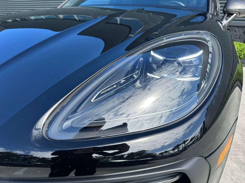 Thumbnail: 2023 Porsche Macan - 13