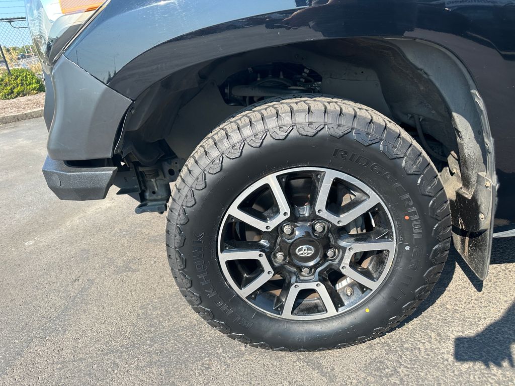 2017 Toyota Tundra SR5