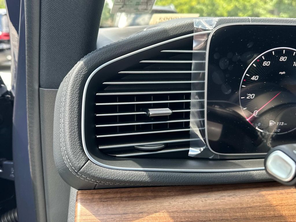 Thumbnail: 2026 Mercedes-Benz GLE - 15