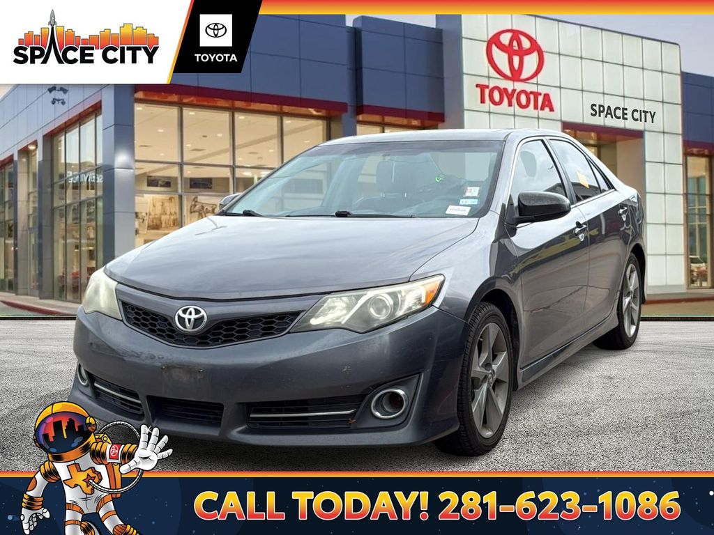 Gravity Gray 2022 Kia Forte LXS FWD Sedan Front-Wheel Drive Continuously Variable Transmission