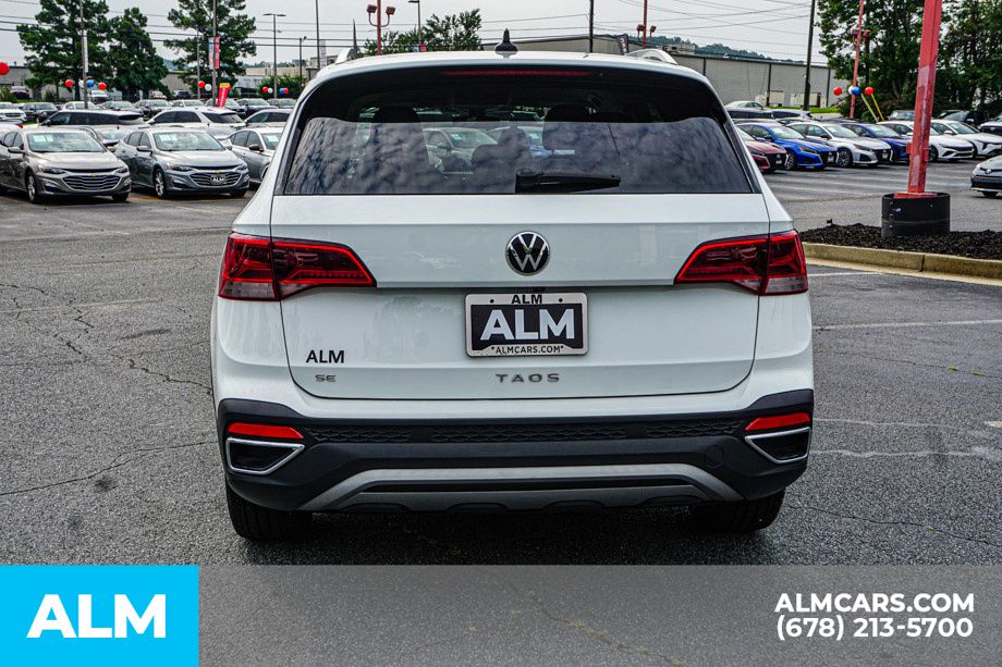 2024 Volkswagen Taos SE - Photo 11