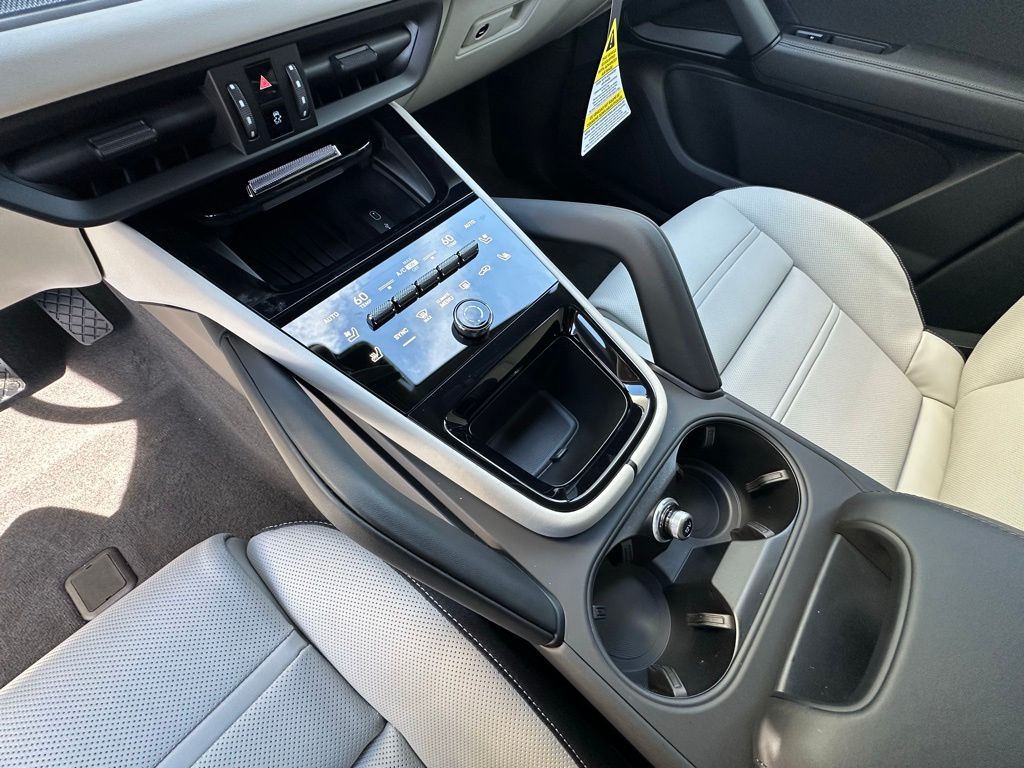 Thumbnail: 2026 Porsche Cayenne - 28