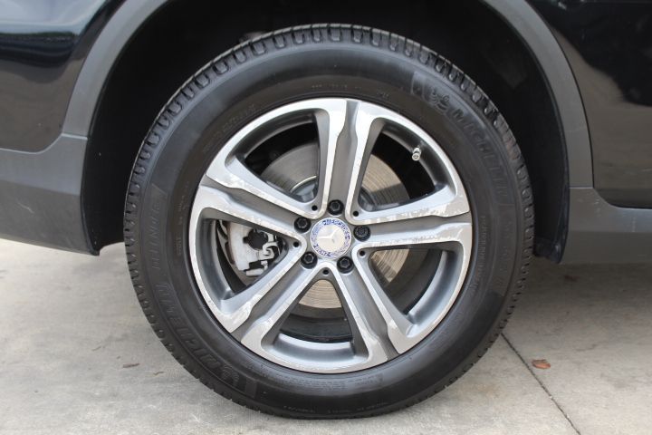 Used Car 2017 Mercedes-benz Glc  Glc 300 For Sale Under $10,000 In Georgetown, Texas