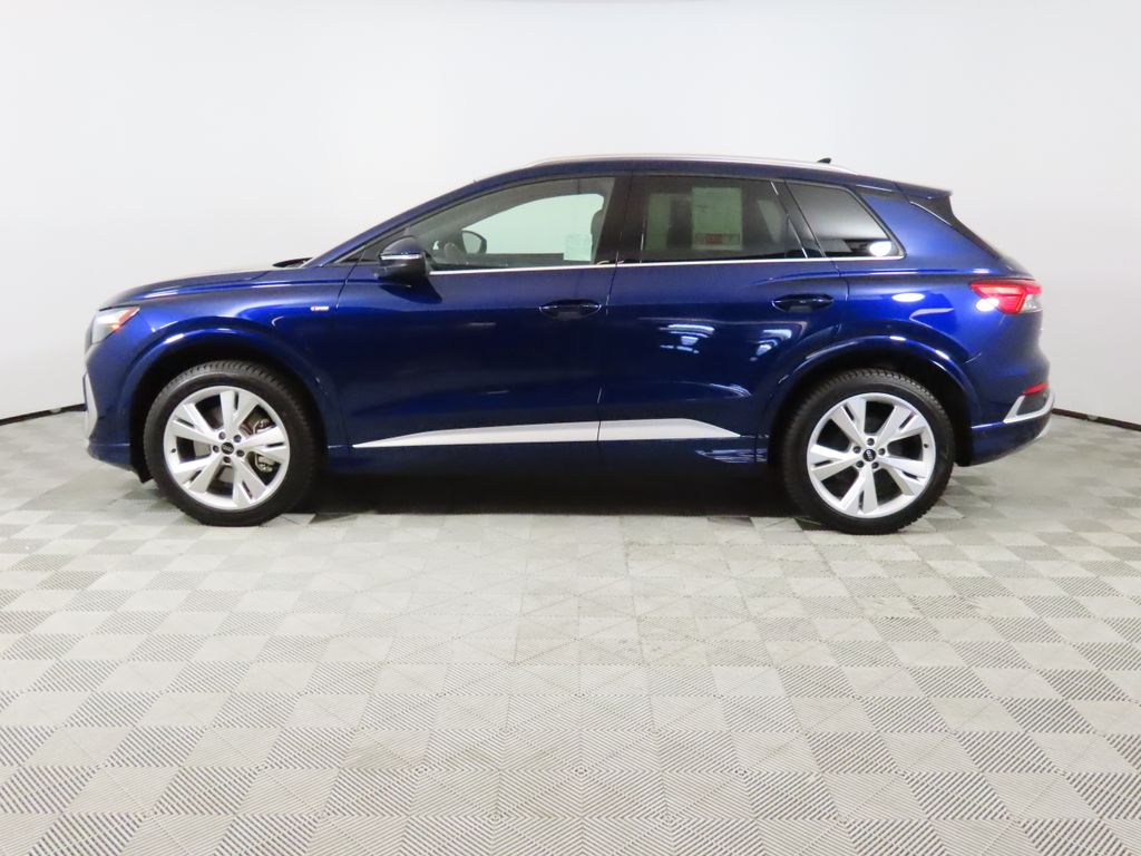Thumbnail: 2023 Audi Q4 e-tron - 2