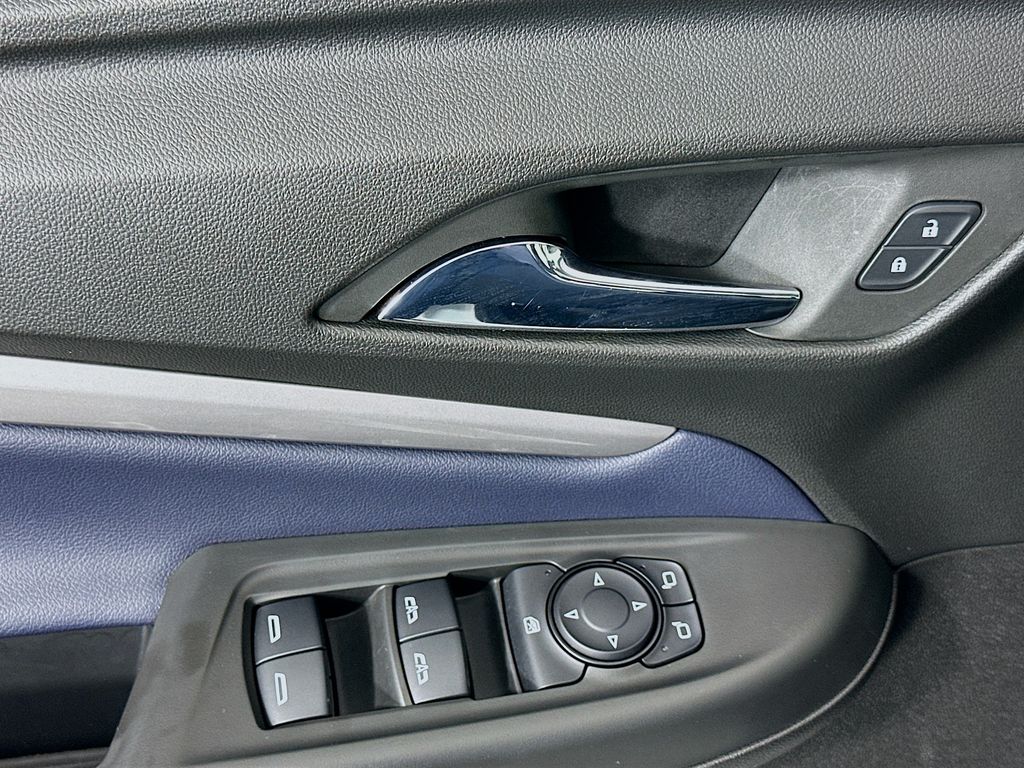 Thumbnail: 2022 Chevrolet Bolt EV - 18
