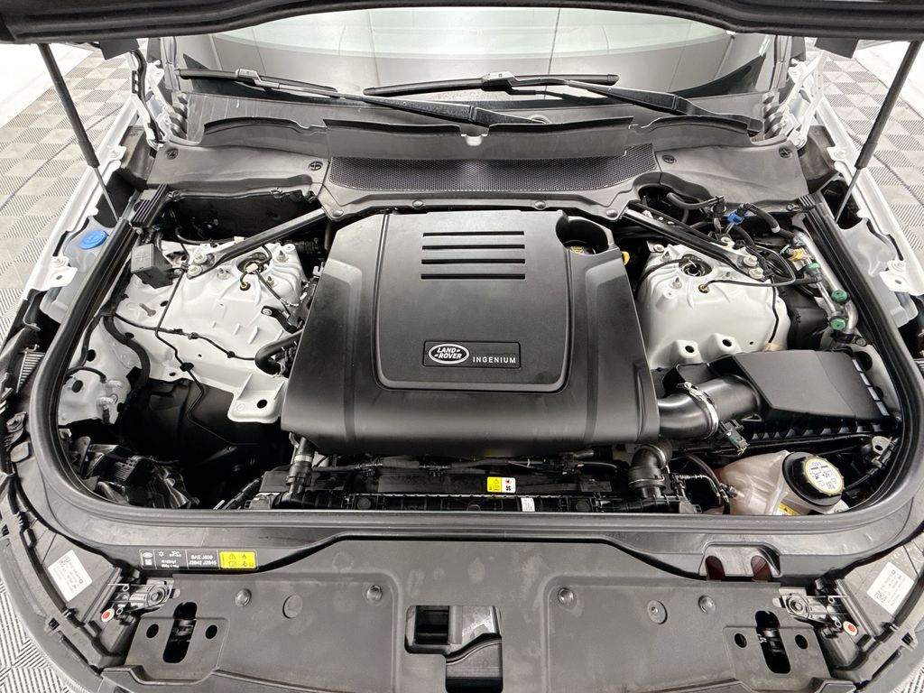 Thumbnail: 2025 Land Rover Discovery - 28