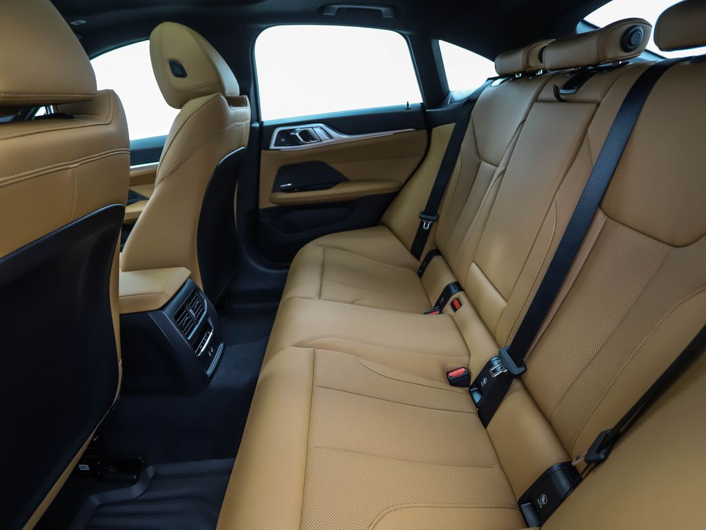 Thumbnail: 2026 BMW 4 Series - 22