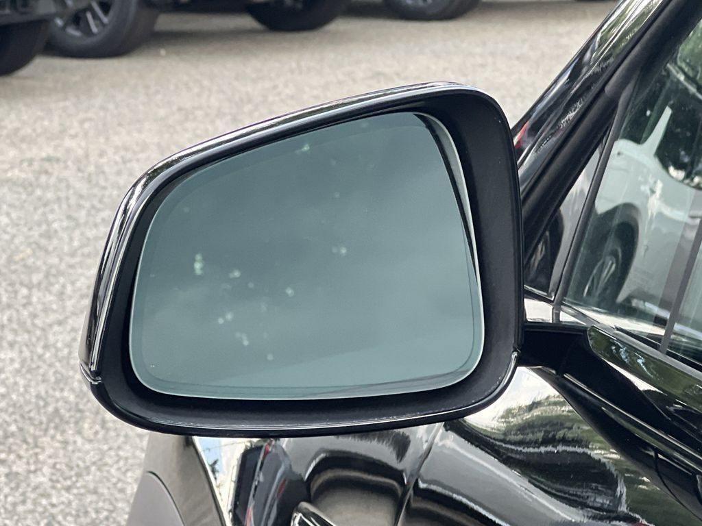 Used 2023  Tesla Standard Range image 26