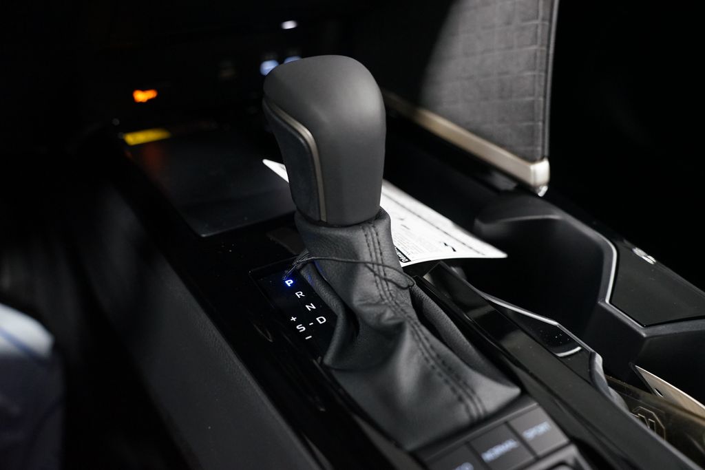 Thumbnail: 2025 Toyota Camry - 22