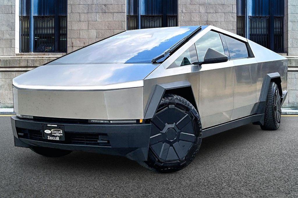 Used 2024 Tesla Cybertruck Cyberbeast with VIN 7G2CEHEE5RA038544 for sale in North Riverside, IL