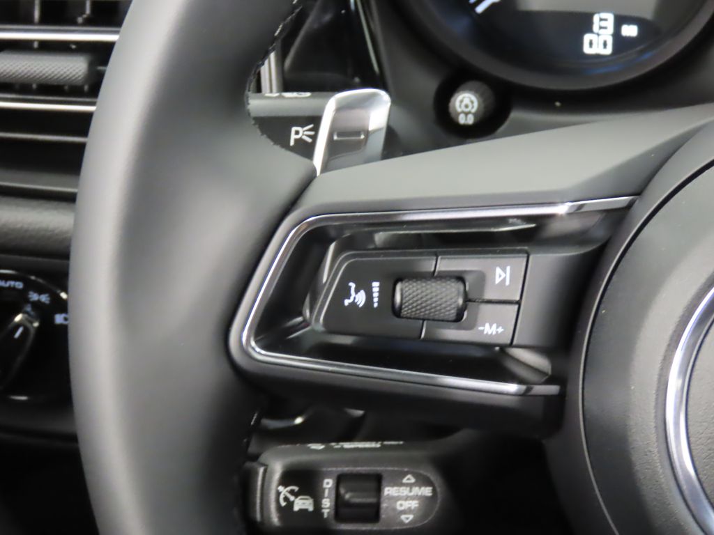 Thumbnail: 2026 Porsche Macan - 19