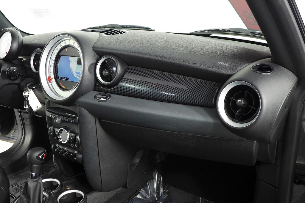 Thumbnail: 2011 MINI Cooper Clubman - 14