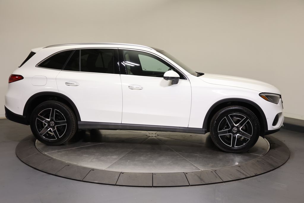 Thumbnail: 2027 Mercedes-Benz GLC - 8