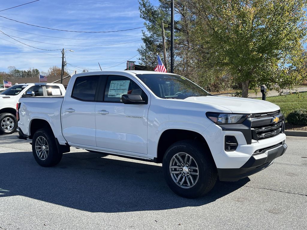 2024 Chevrolet Colorado LT photo