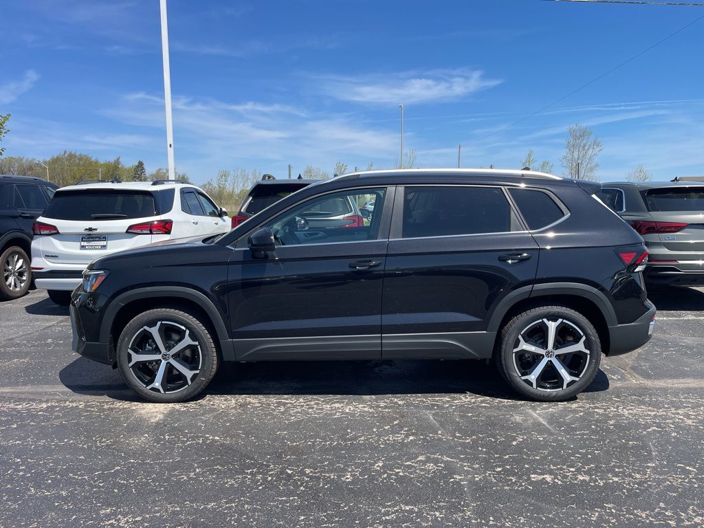 New 2026 Deep Black Pearl Volkswagen 1.5T SEL image 2