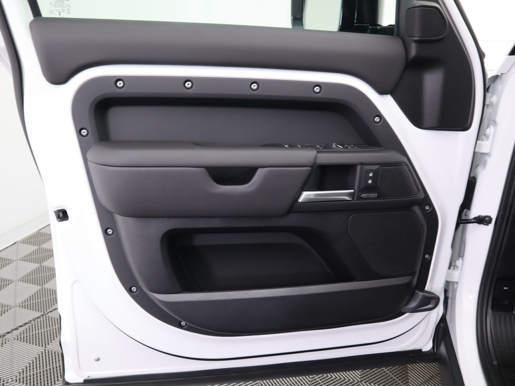 Thumbnail: 2025 Land Rover Defender - 26