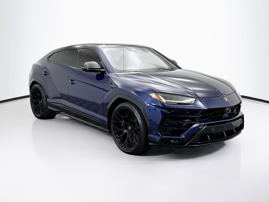 Thumbnail: 2020 Lamborghini Urus - 3