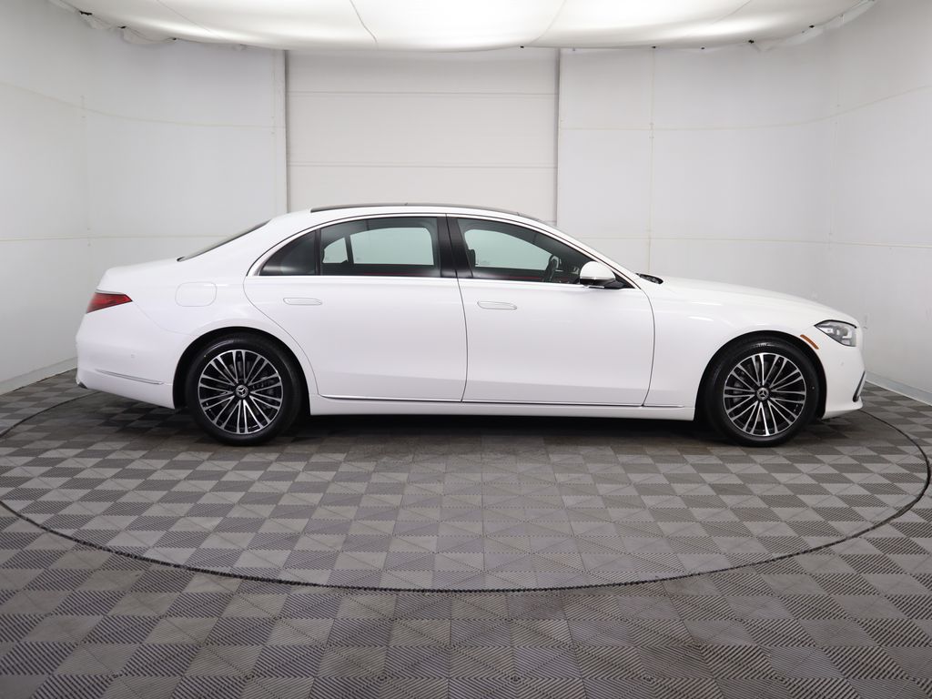 Thumbnail: 2025 Mercedes-Benz S-Class - 4