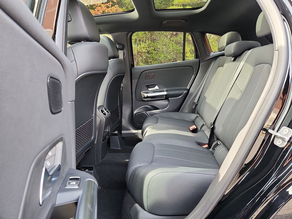 Thumbnail: 2026 Mercedes-Benz GLA - 6