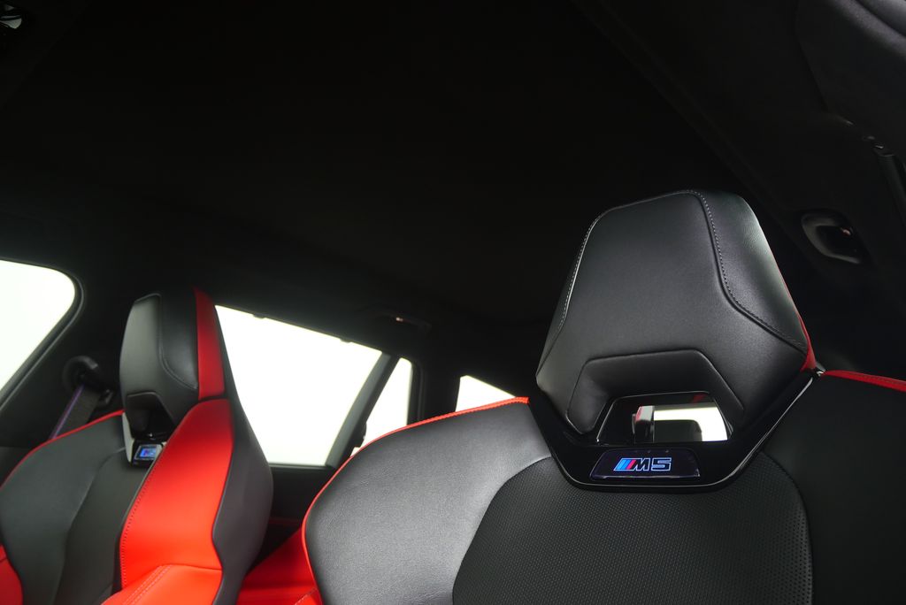 Thumbnail: 2027 BMW M5 - 11