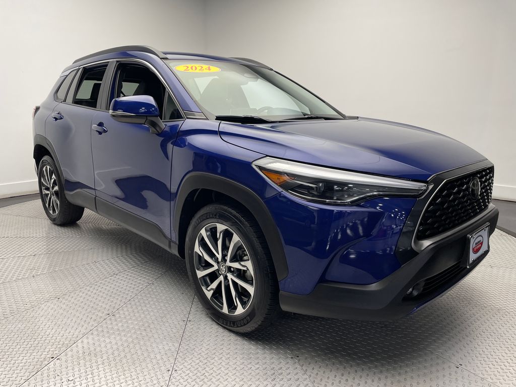 2024 Toyota Corolla Cross XLE 3