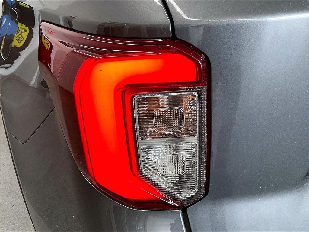 2021 Ford Explorer — photo 33