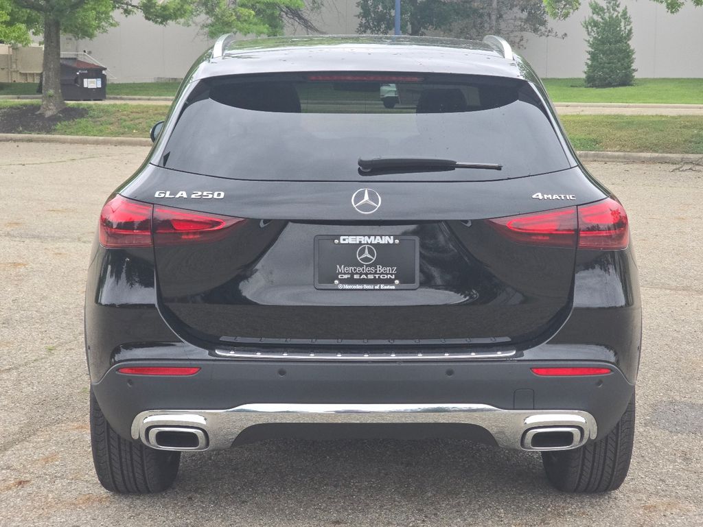 New 2026 Black Mercedes-Benz GLA 250 image 14