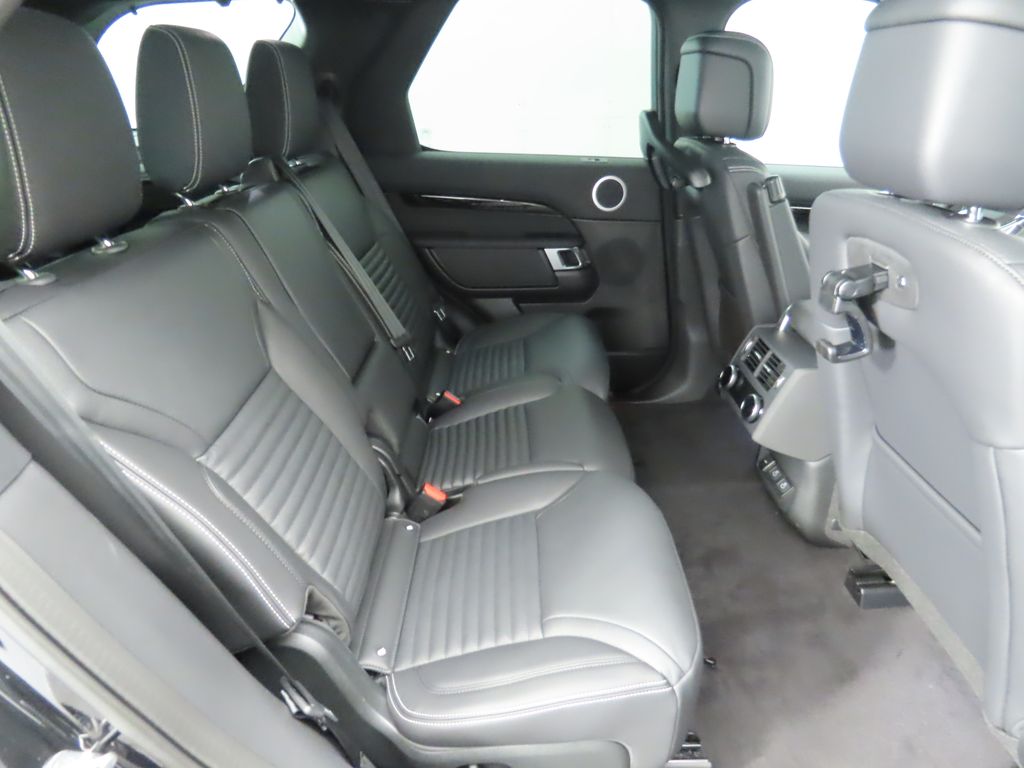 Thumbnail: 2025 Land Rover Discovery - 22