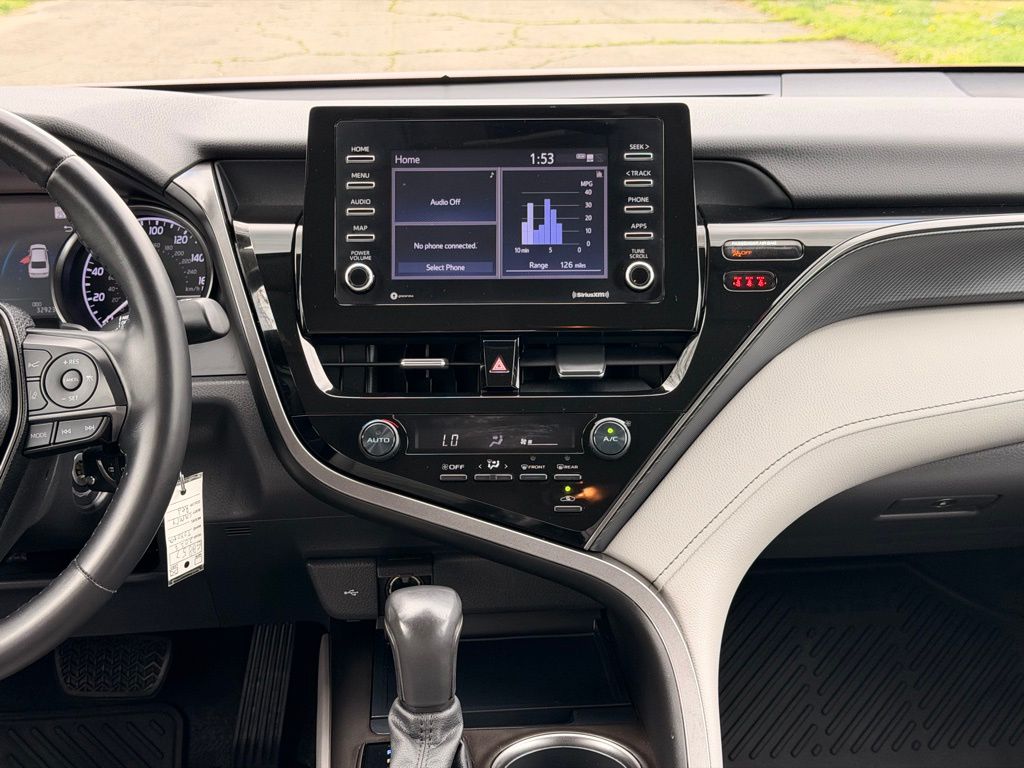 View vehicle photo 3