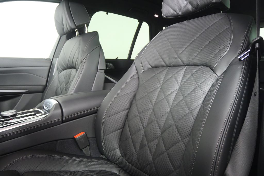 Thumbnail: 2026 BMW X5 - 10