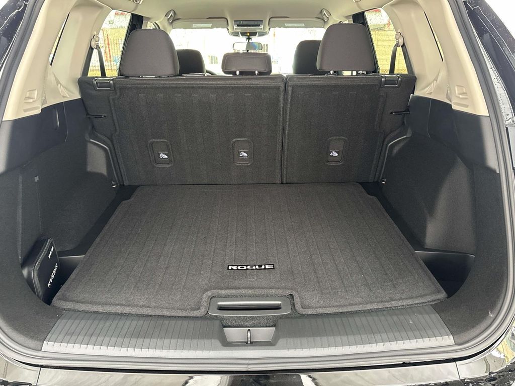 2026 Nissan Rogue - Image 21