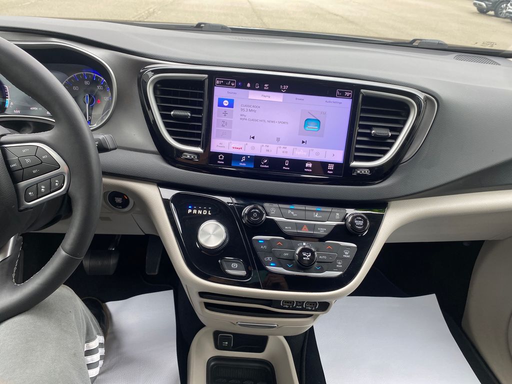 2023 Chrysler Pacifica Touring L Silver at Bob Ruth Ford