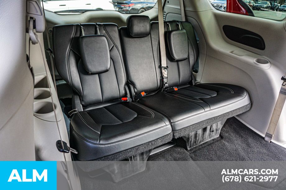 Used 2024 Red Chrysler Touring L image 23