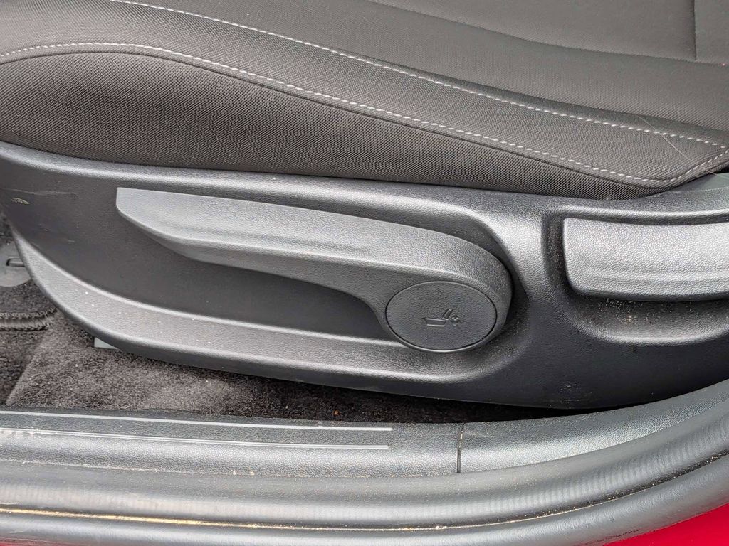 2025 Hyundai Elantra SEL - Photo 20