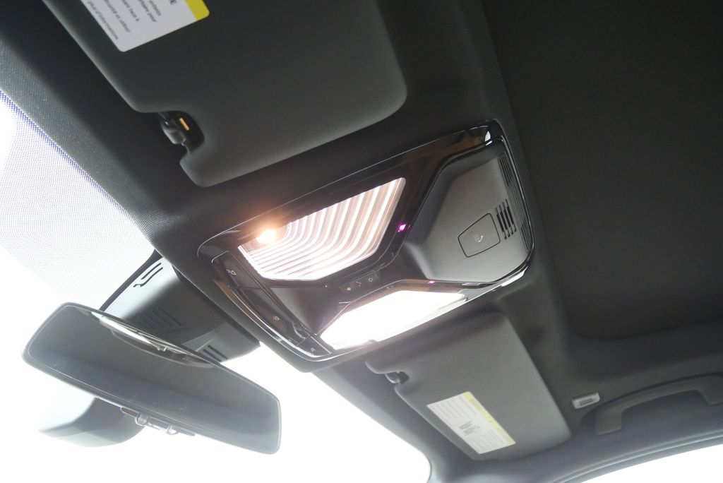 Thumbnail: 2025 BMW 3 Series - 21