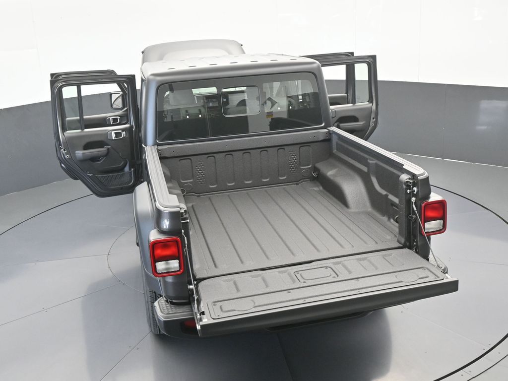 New 2026 Granite Crystal Metallic Clearcoat Jeep Sport image 58