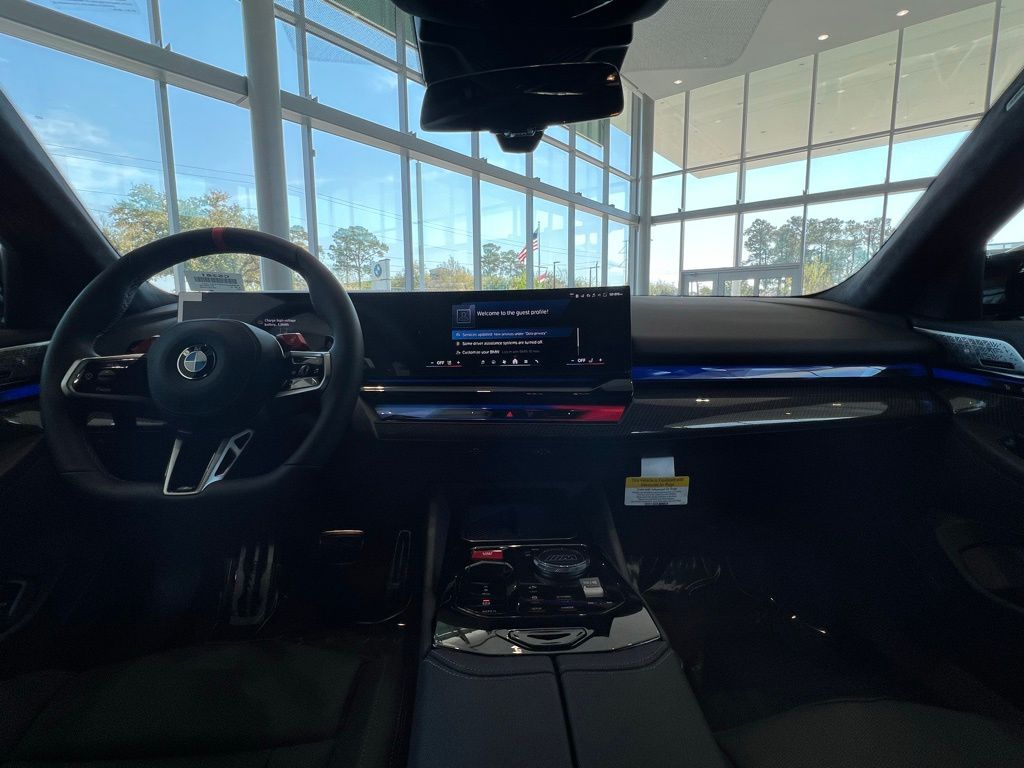 Thumbnail: 2026 BMW M5 - 11