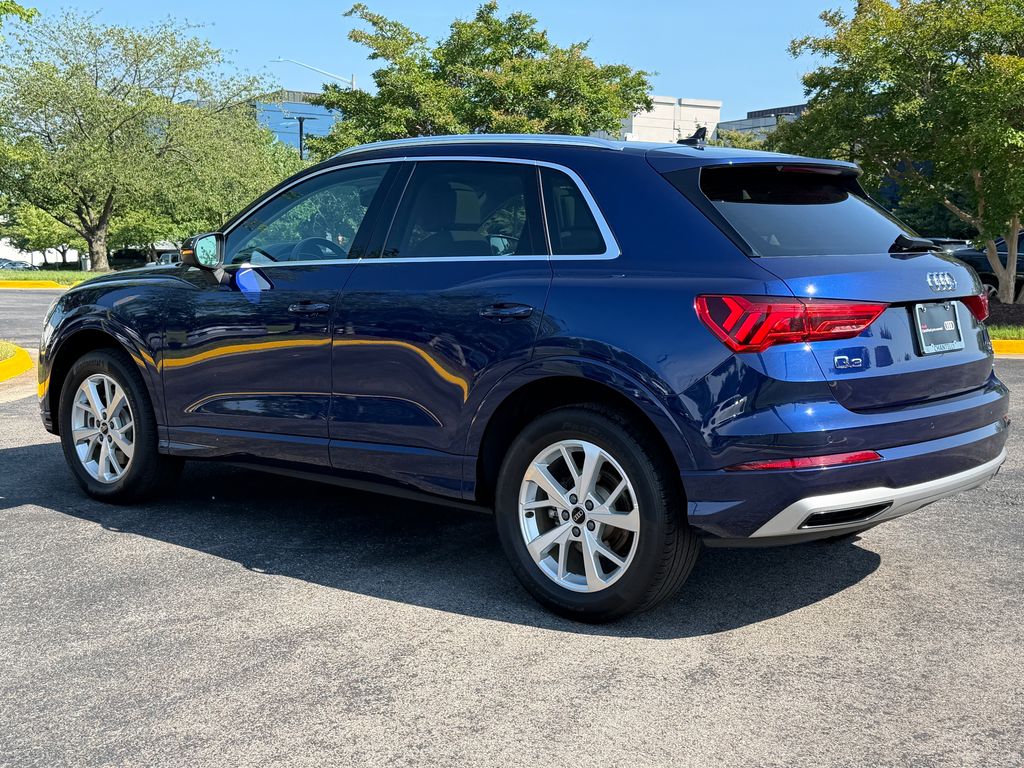 Thumbnail: 2023 Audi Q3 - 5